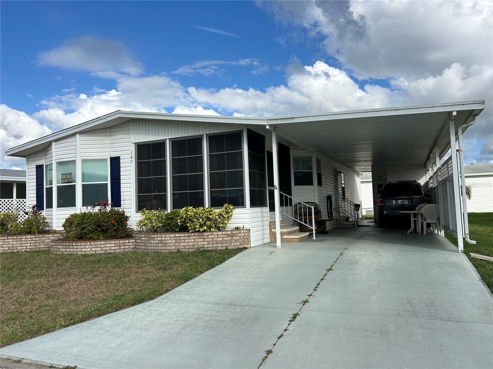 145 BEGONIA TERRACE