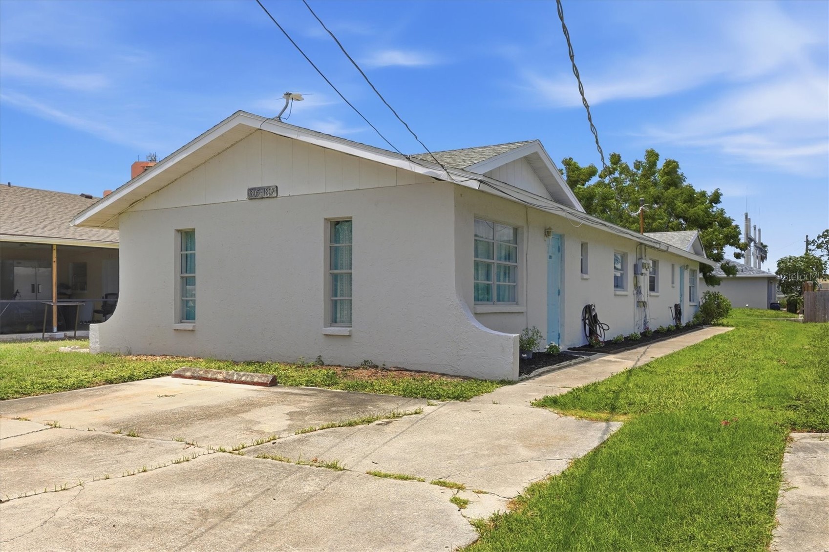 1805 MARBETH STREET 1805/1807