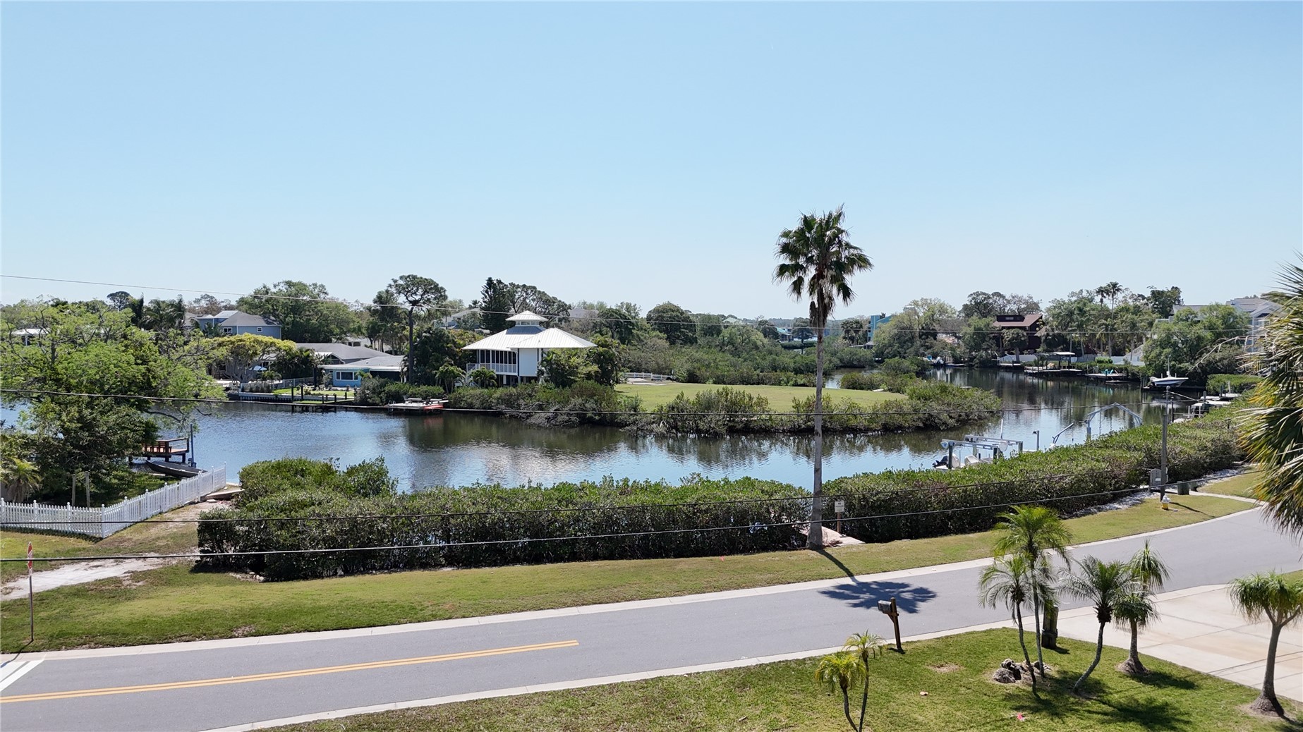 231 LAGOON DRIVE