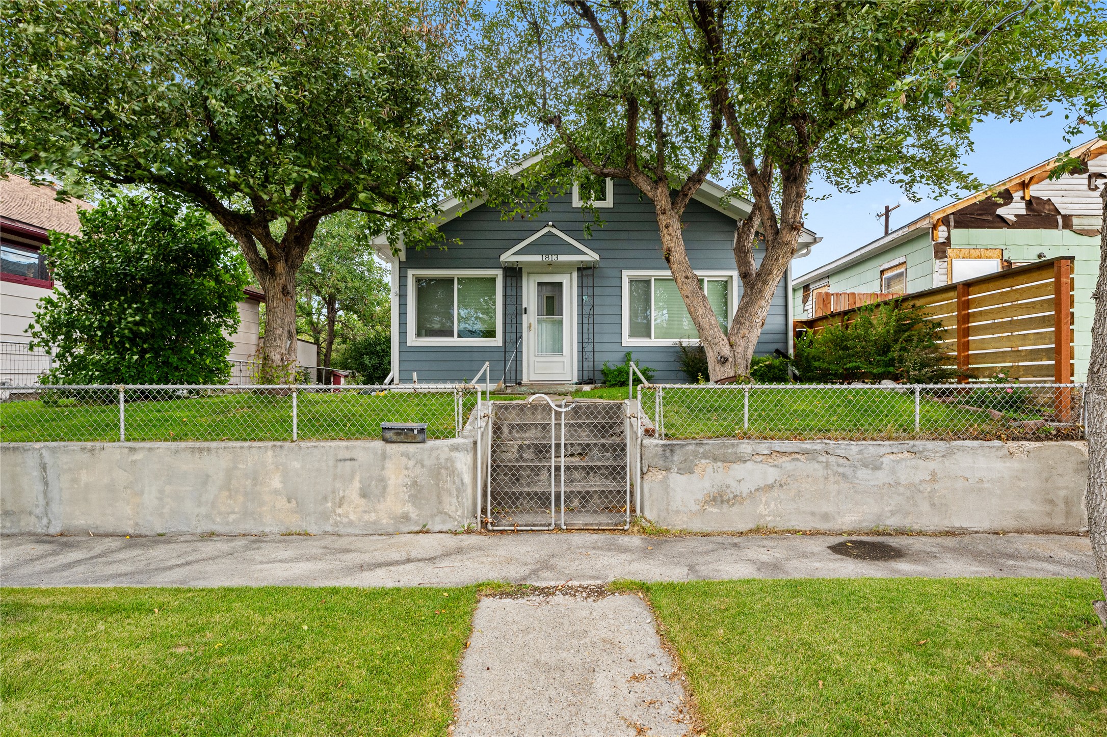 1813 Elm Street