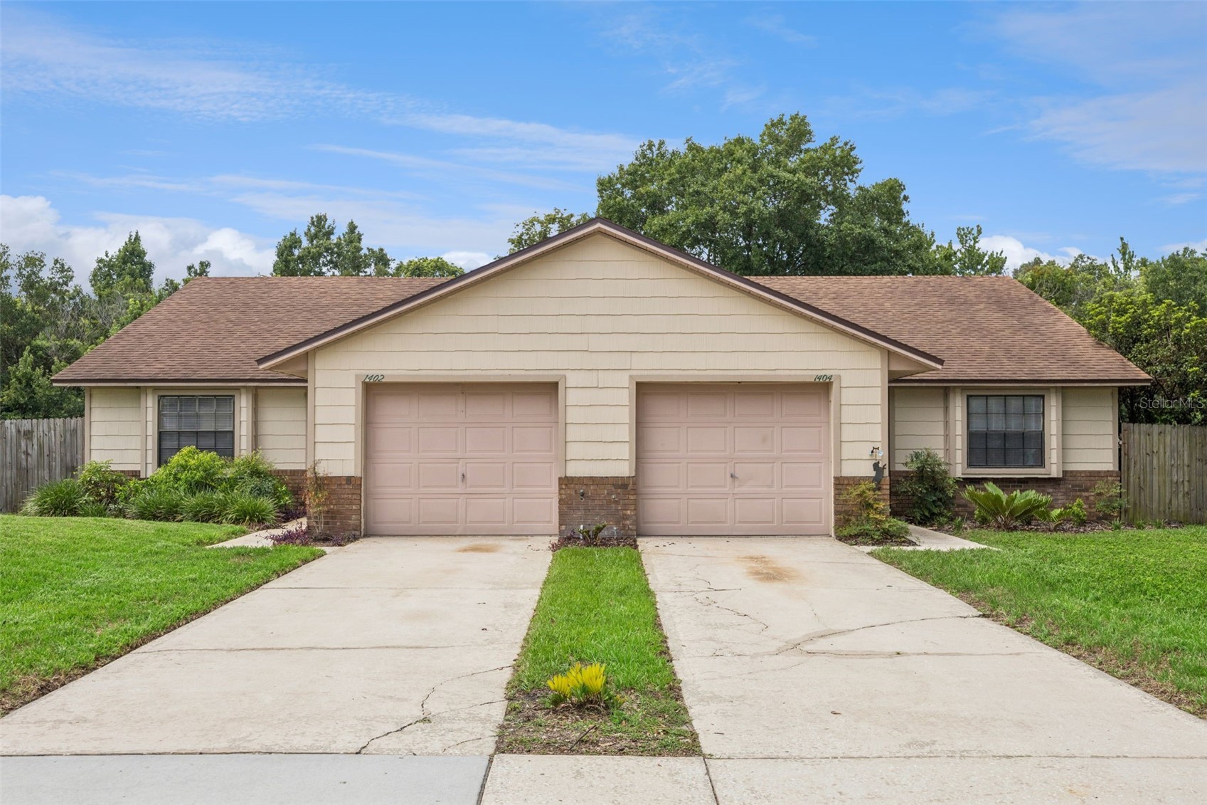 1402 & 1404 PLEASANT OAK LANE