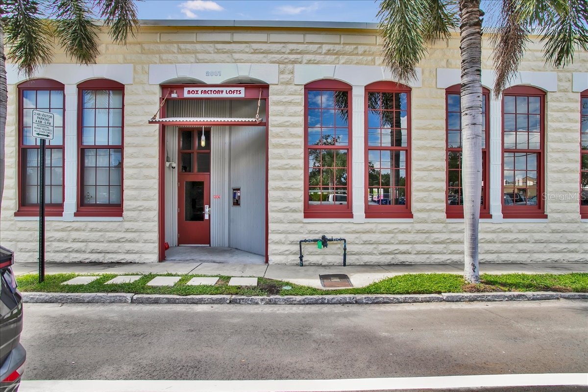 2001 E 2ND AVENUE 24
