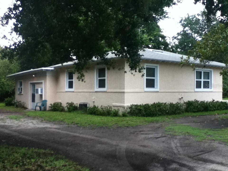 486 OAK STREET