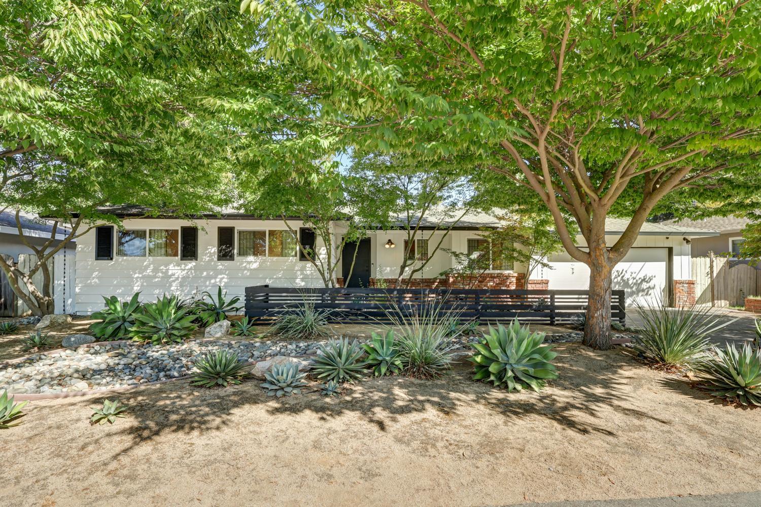 5615 Surf Way, Sacramento, CA 95822-2329