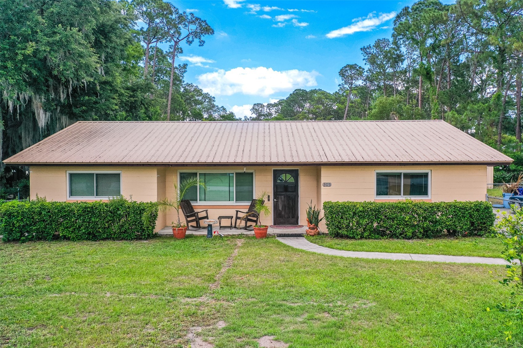 305 CLOVERLEAF ROAD