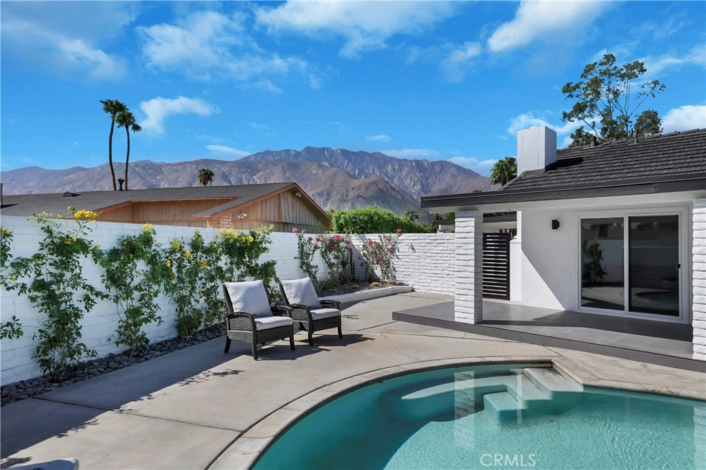 2480 N Aurora Drive