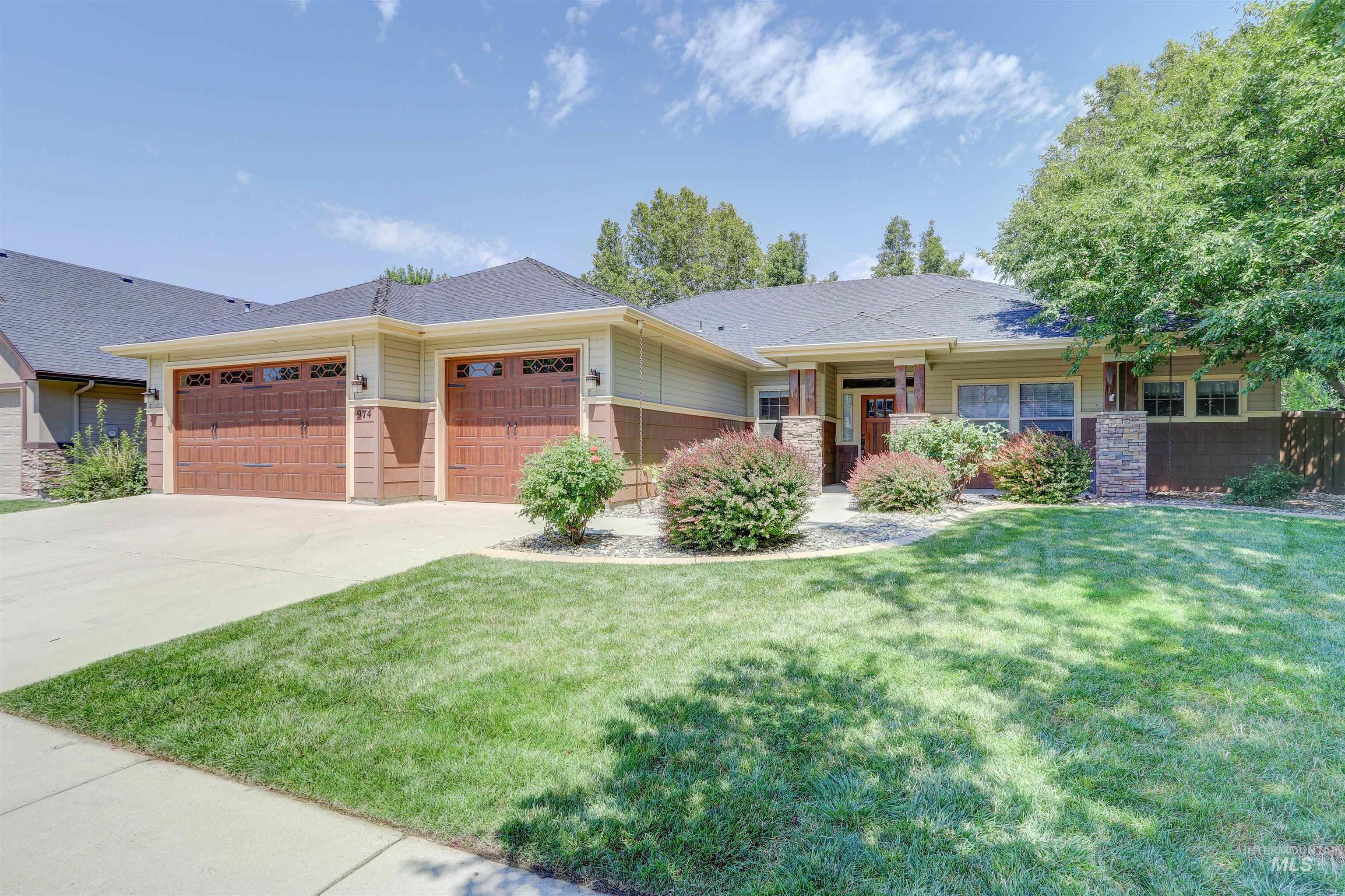 974 E Switchback Dr, Meridian ID 83646
