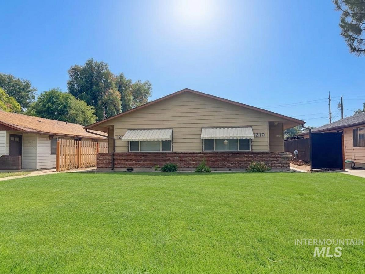 1208 S Fern St, Nampa ID 83686