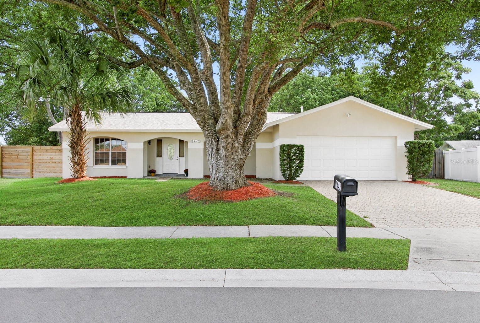 1442 CANTERBURY CIRCLE