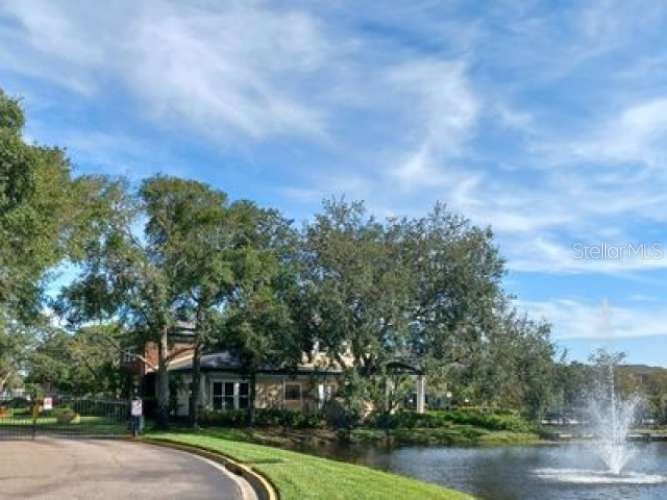 10024 STRAFFORD OAK COURT 807