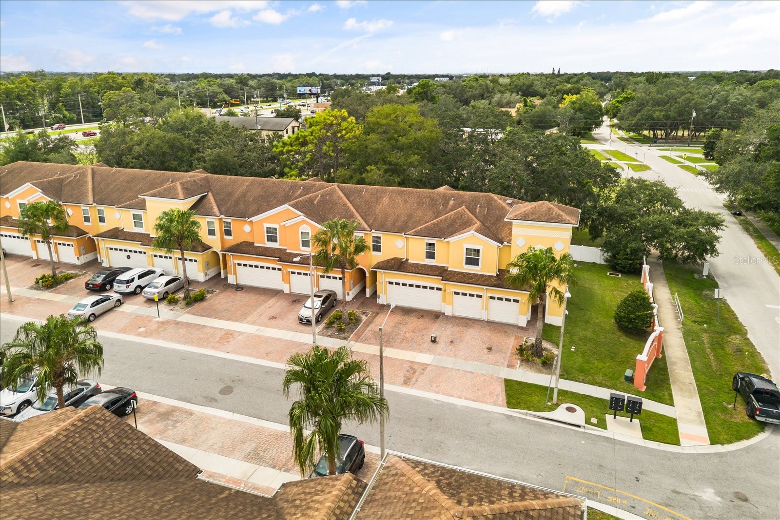 2036 ROYAL VISTA COURT