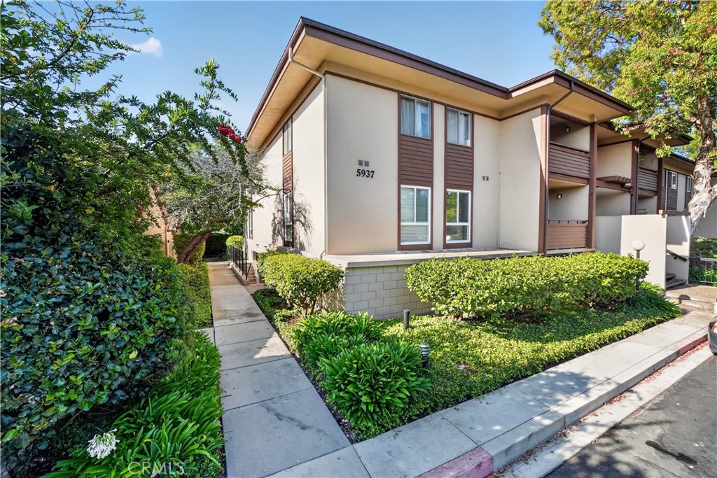 5937 Armaga Spring N