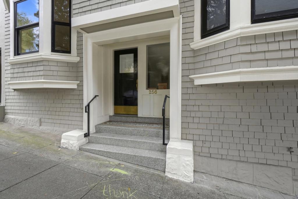 256 Presidio Avenue 1