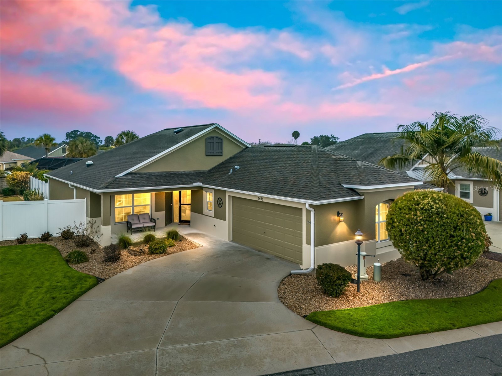 3698 ROBERTSON WAY