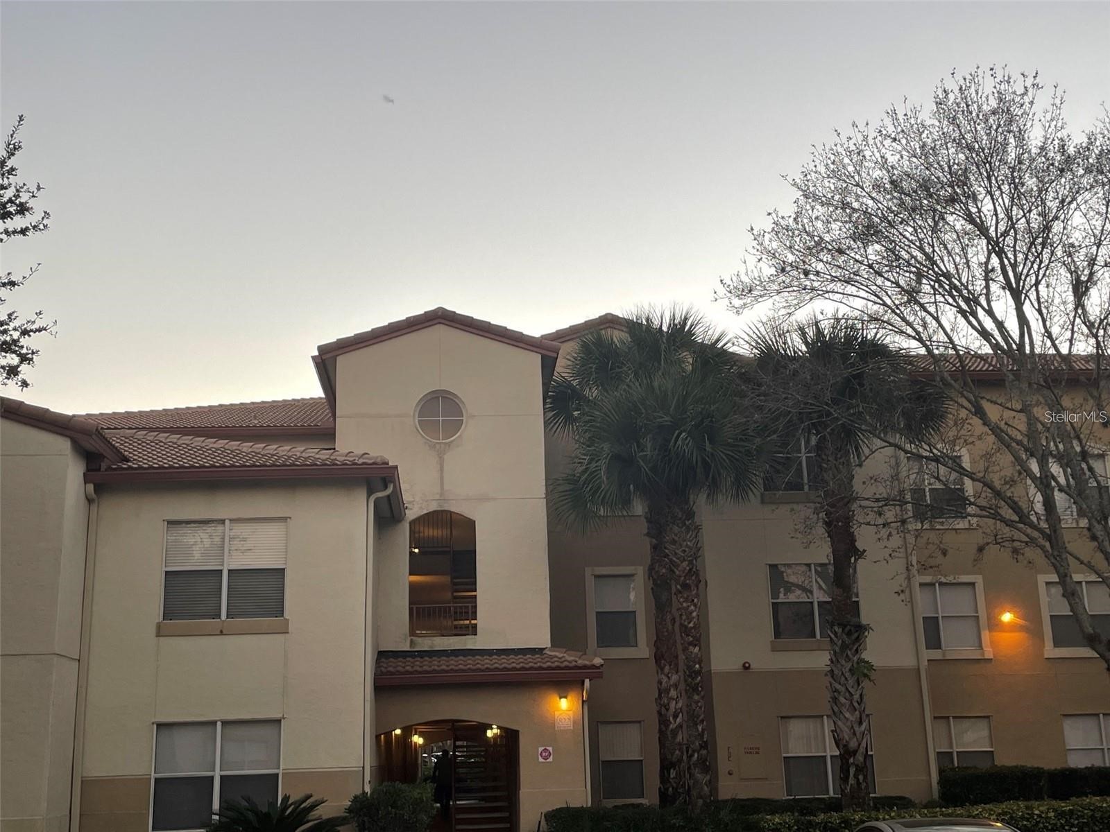 822 CAMARGO WAY 211