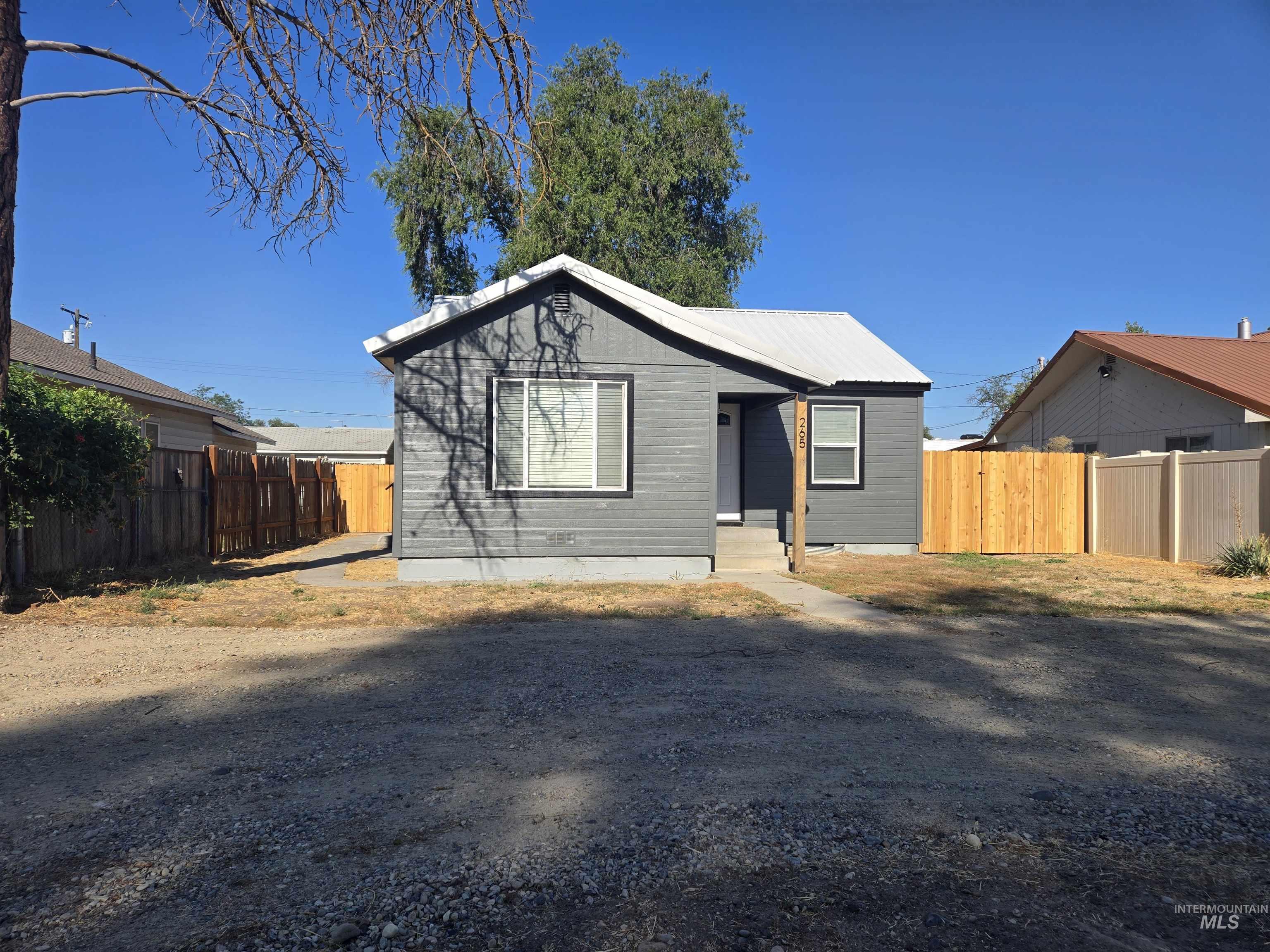 265 Nw 4th St, Ontario OR 97914