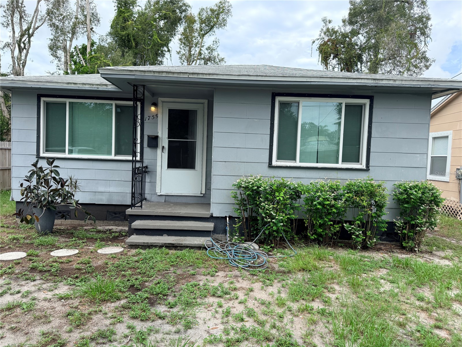 1759 TEMPLE TERRACE S