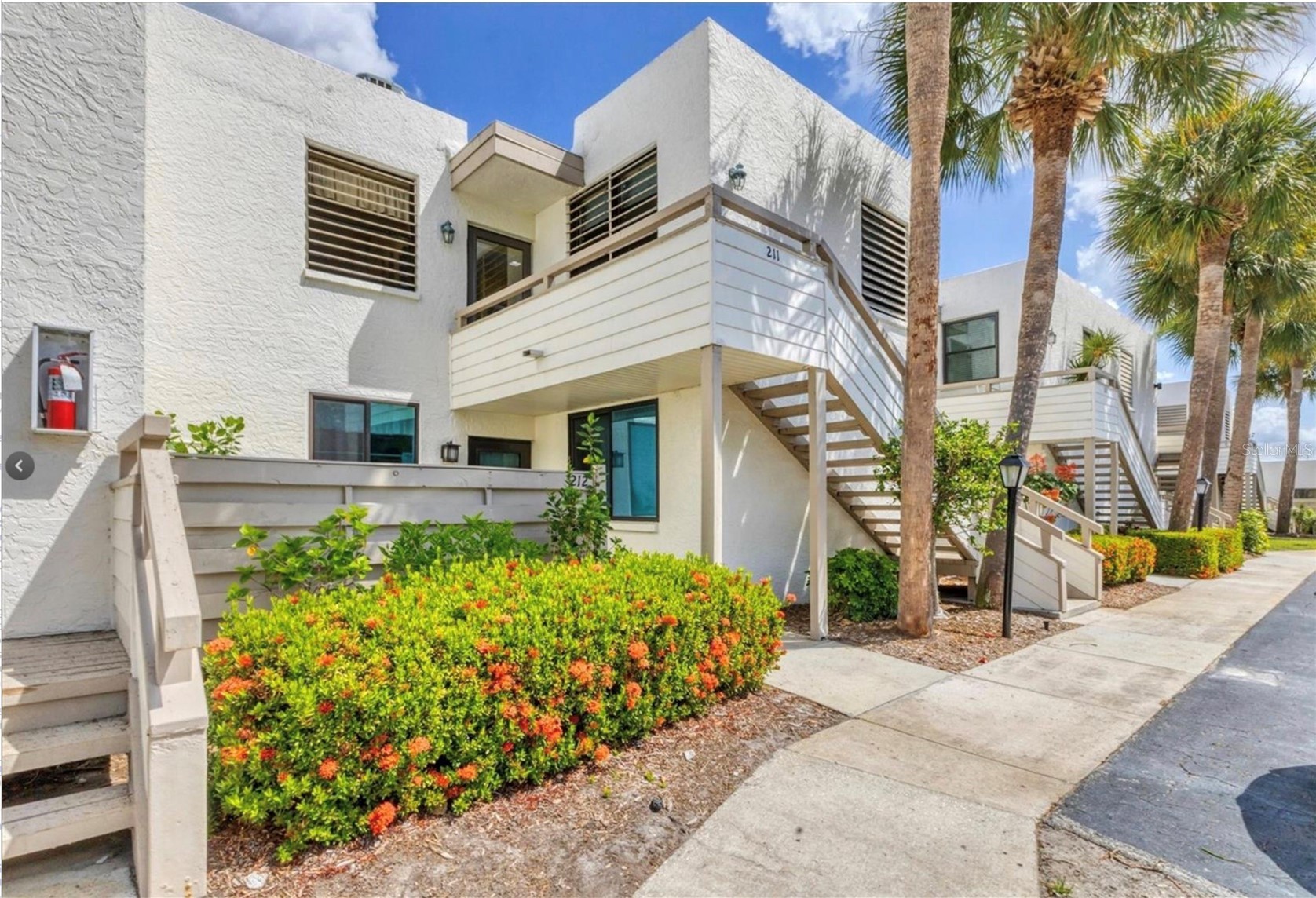 211 LAKEWOOD DRIVE 211