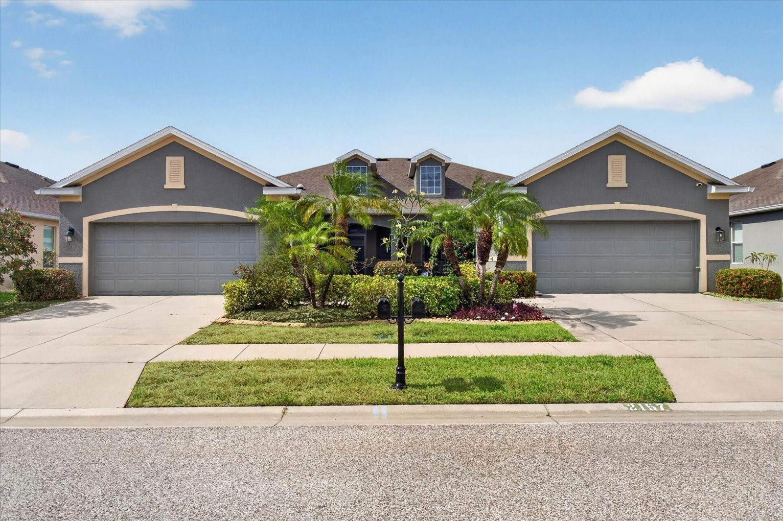 2153 BARRACUDA COURT