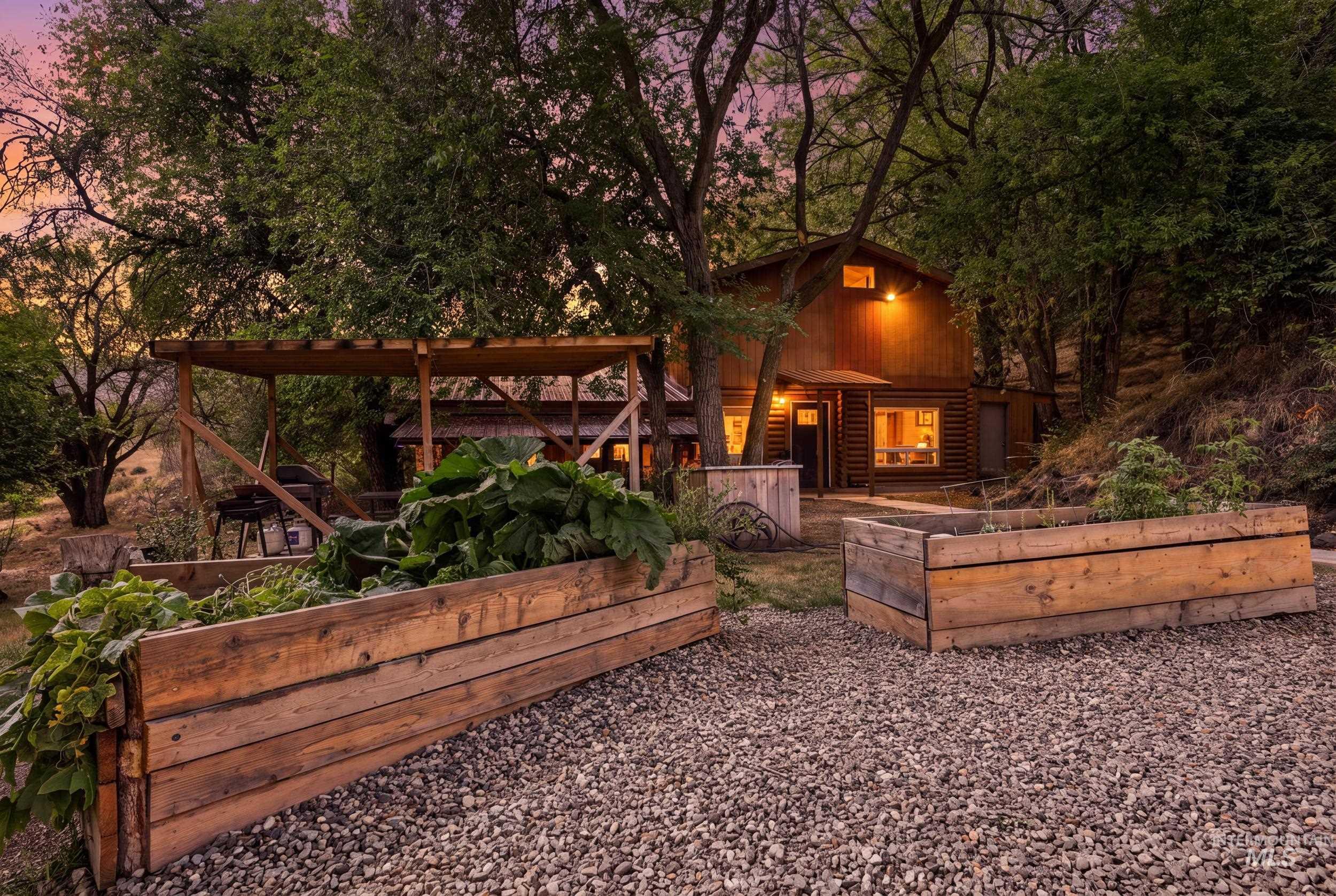 6 Sunburst  Rd, Horseshoe Bend ID 83629