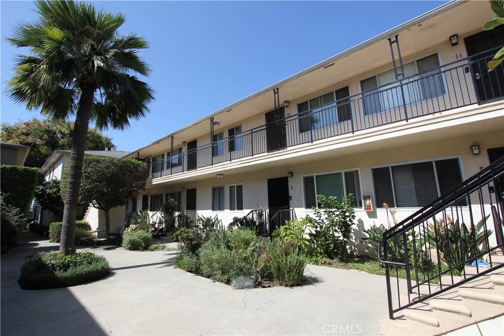 1831 E Appleton 9
