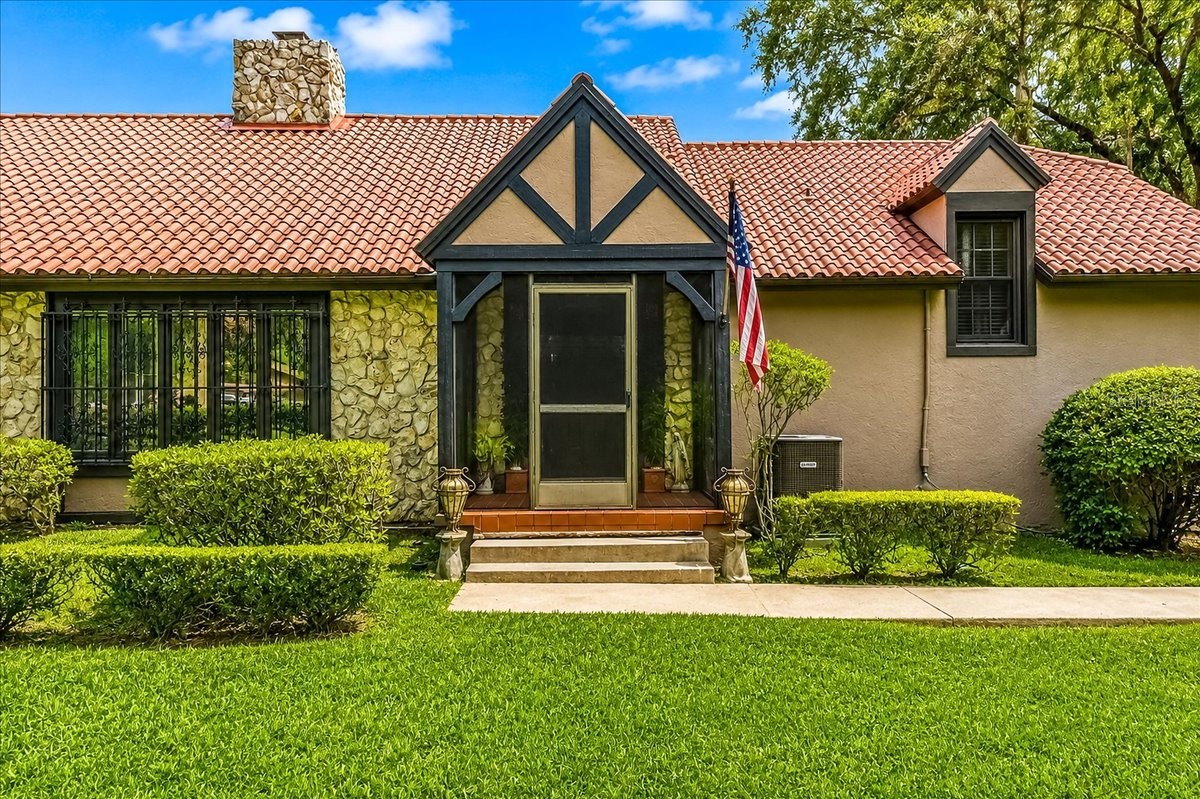 411 SW 38TH STREET