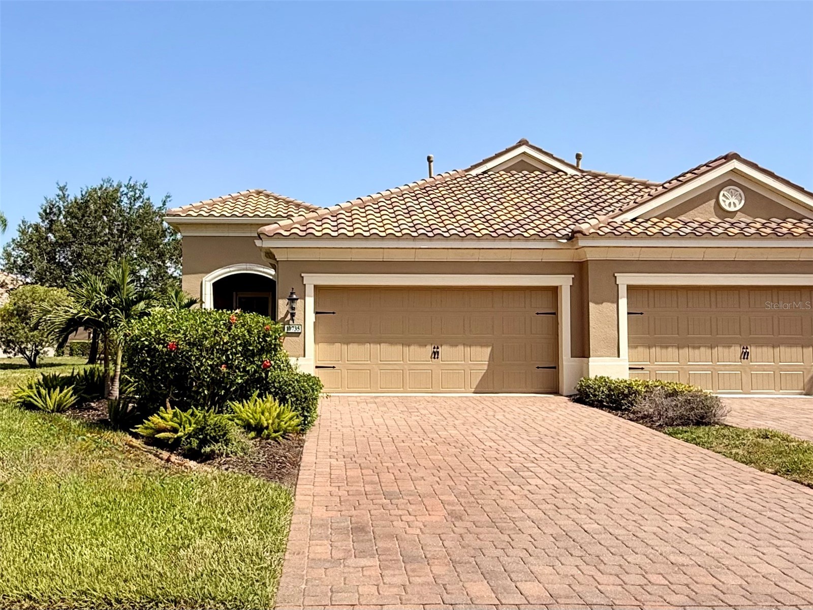 10735 TROPHY DRIVE