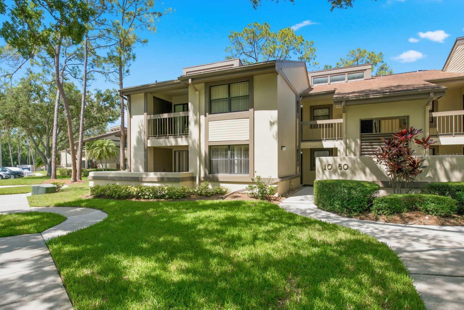 10 WOODLAKE PLACE
