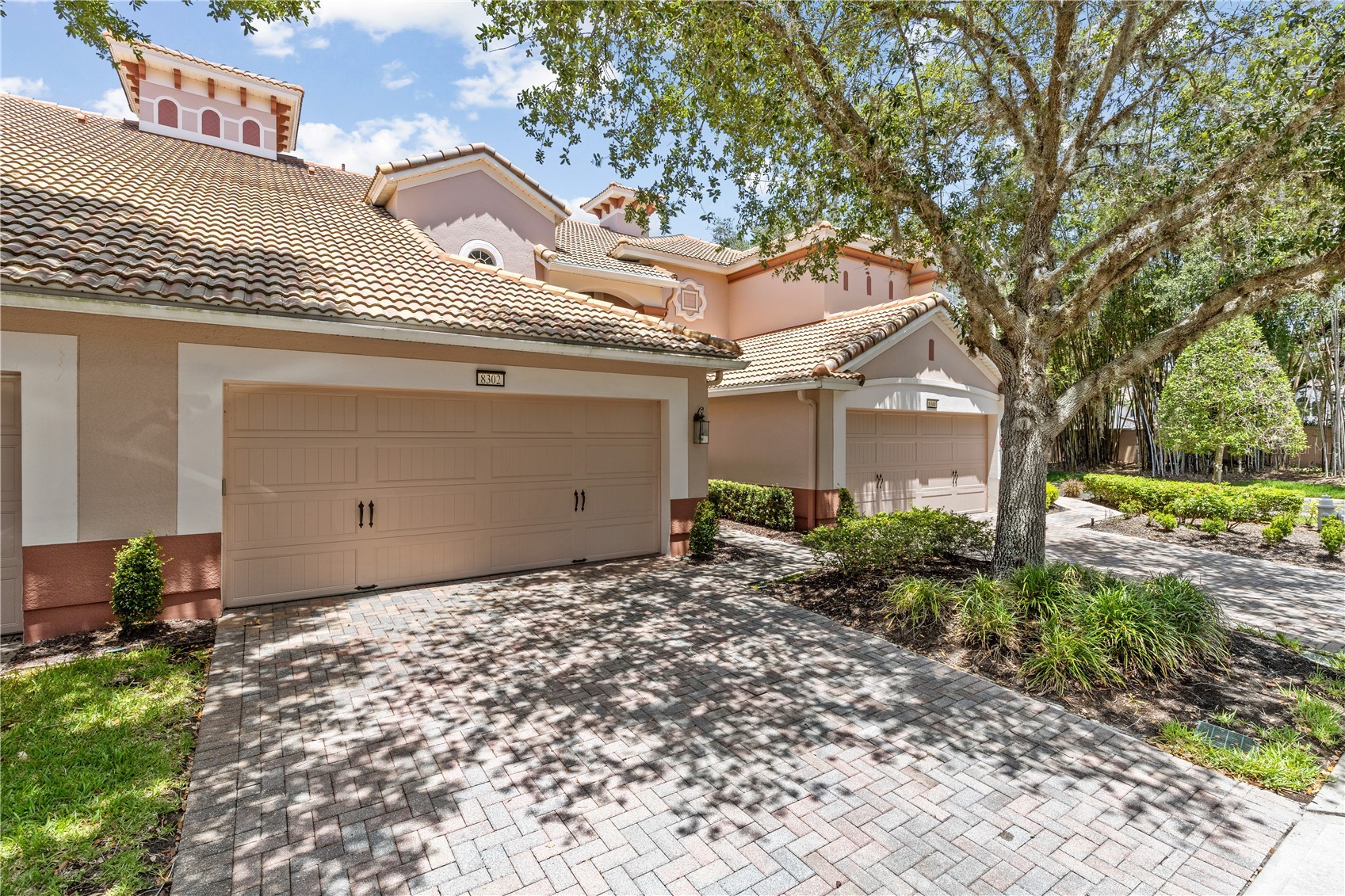 8302 RIVERDALE LANE