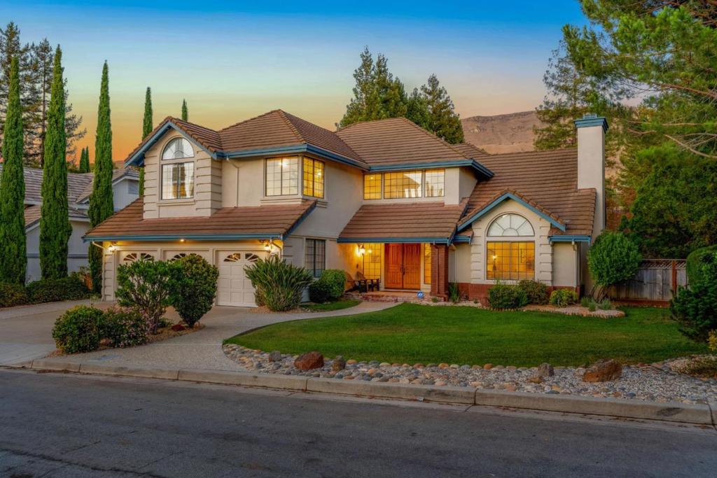 44471 View Point Circle