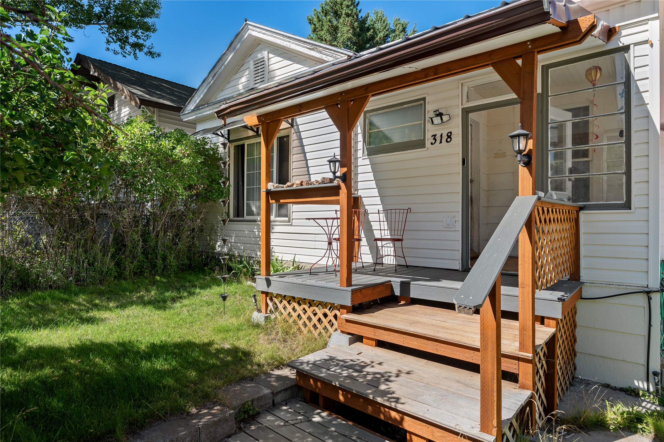 318 W 8th Street