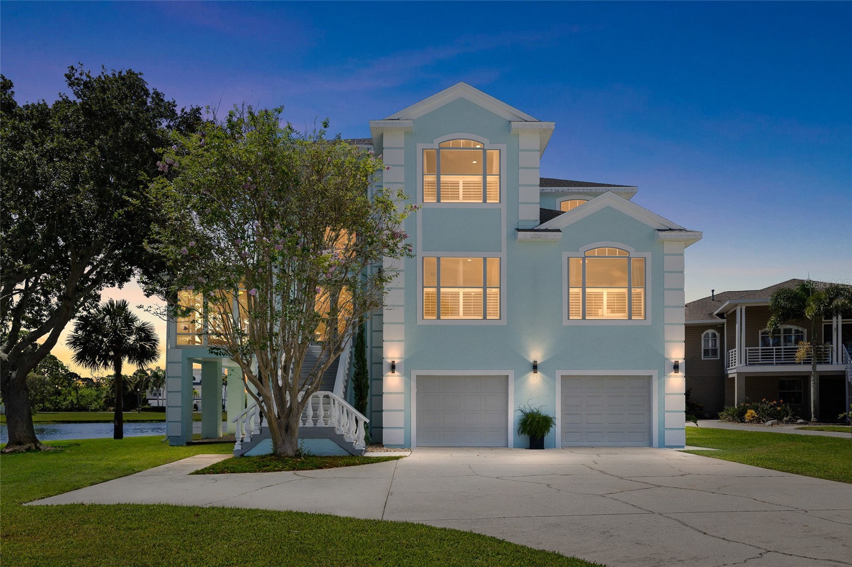2106 PELICAN COURT