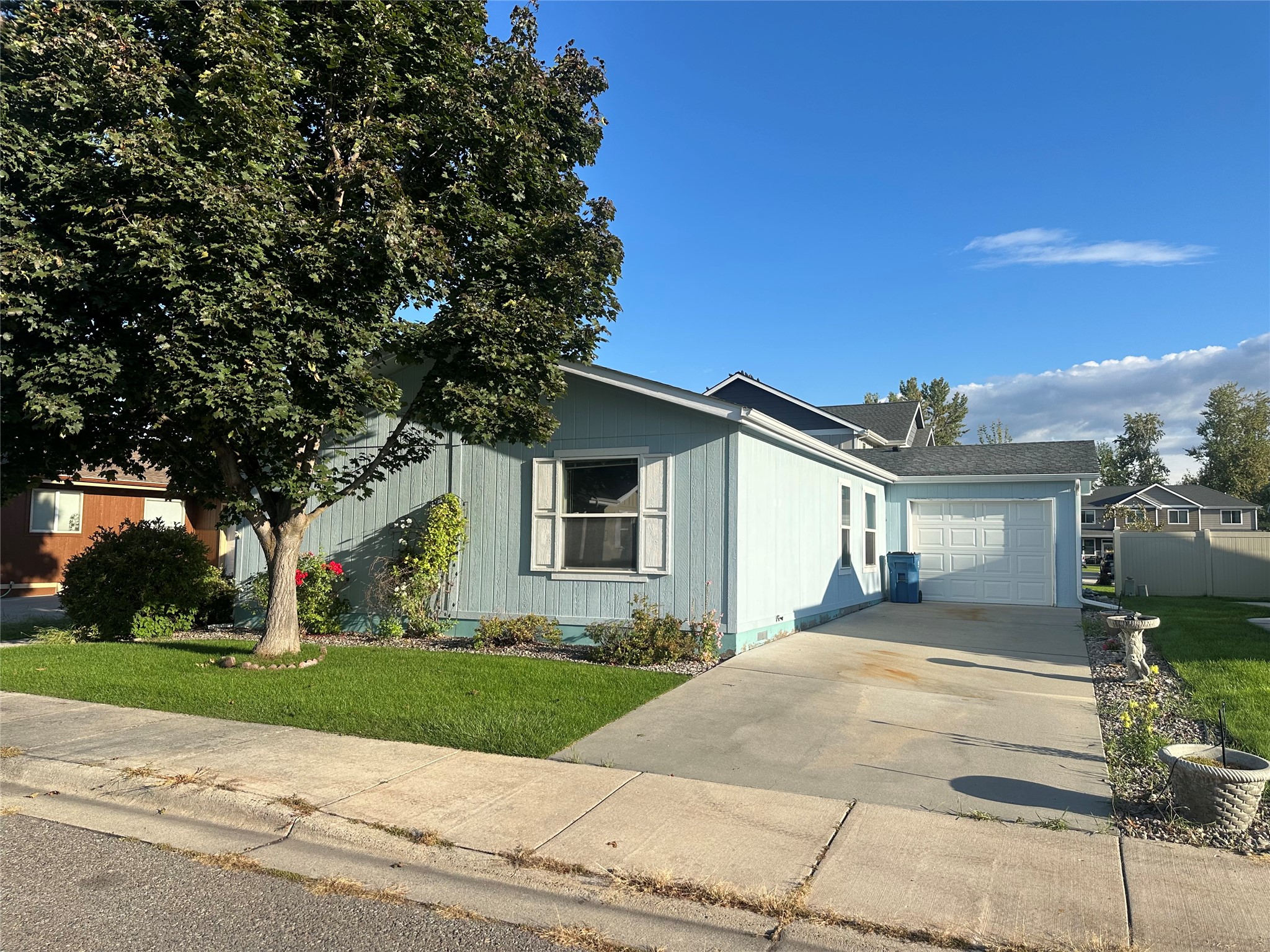 2454 Mcintosh Loop