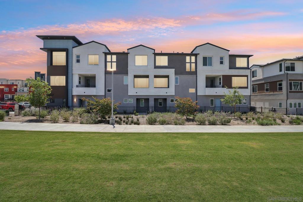 1907 Capella St 1907-1