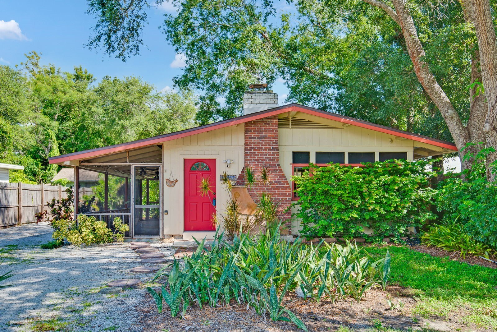 2837 FOREST LANE