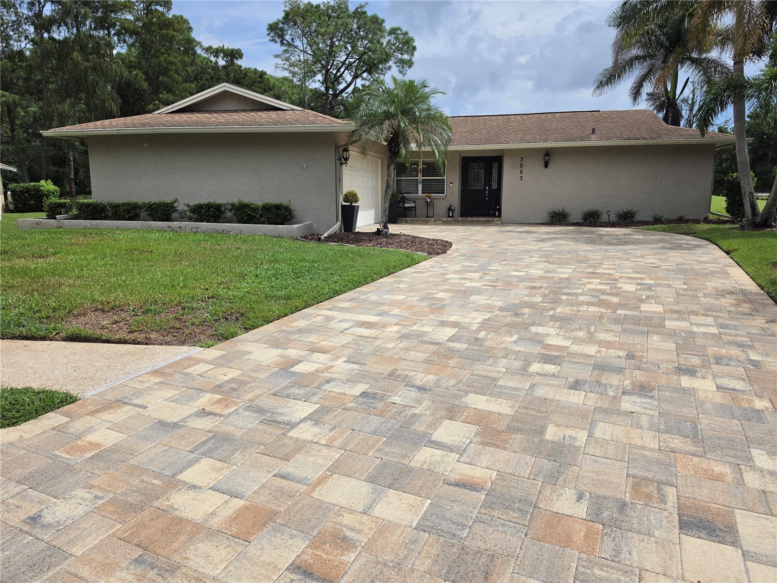 3553 FAIRWAY FOREST DRIVE