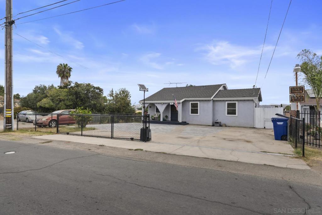 2335 Bonita St
