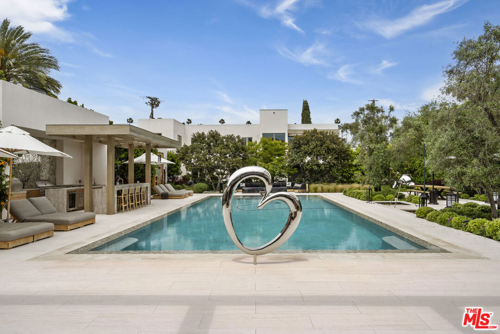 616 N Beverly Drive