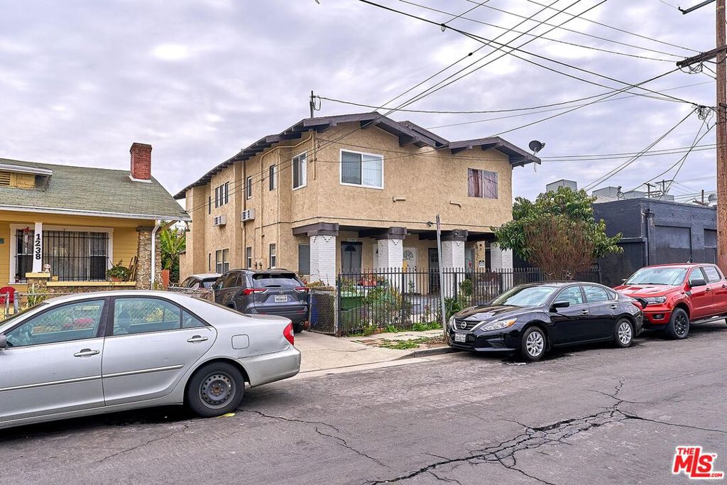 1242 S Kingsley Drive