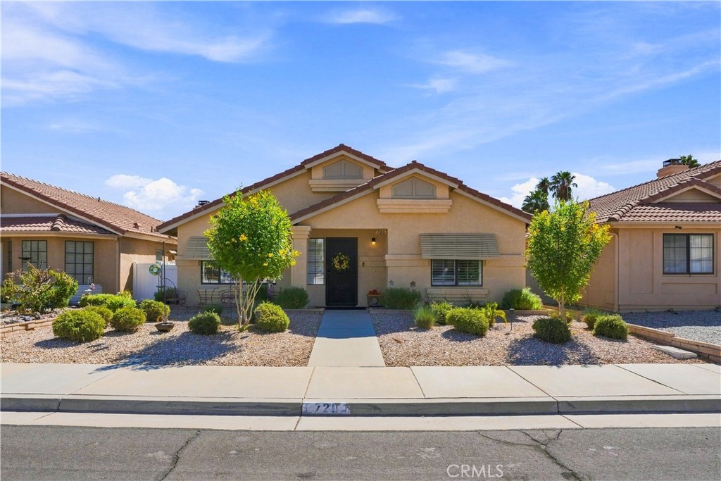 720 Via Casitas