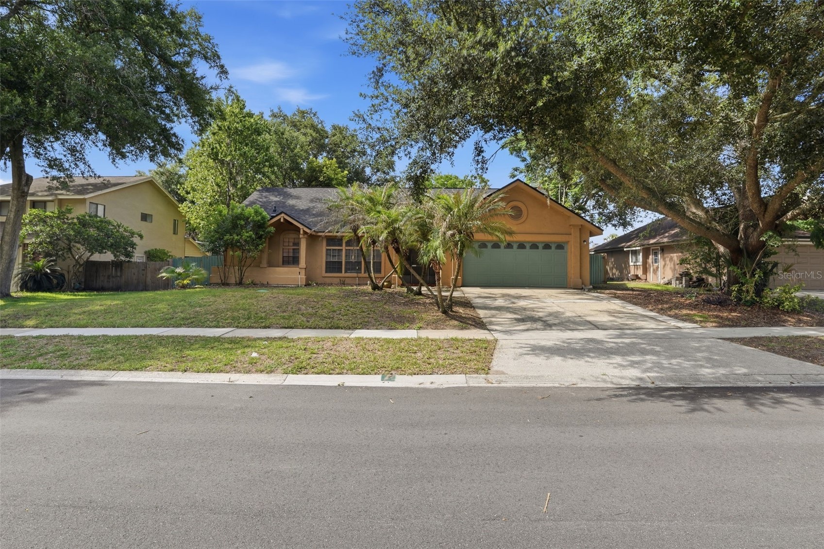 733 SWAYING PALM DRIVE