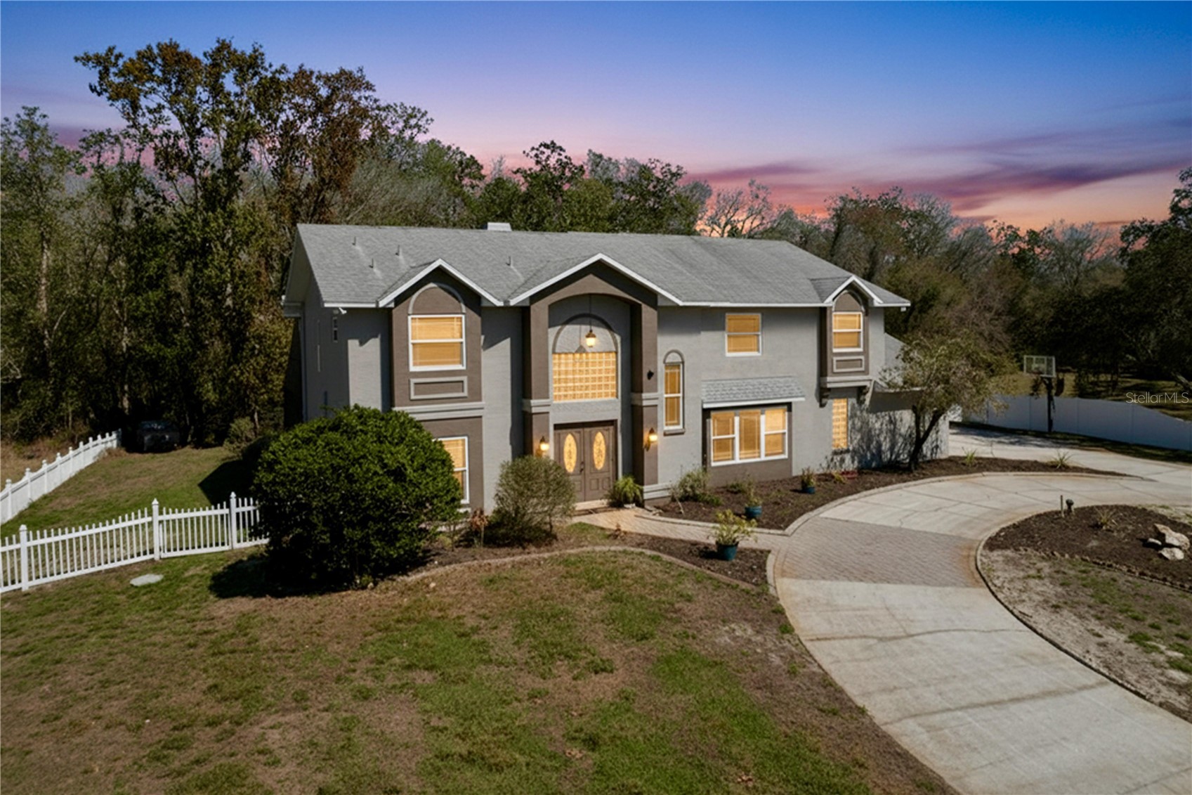 10655 LAKEVIEW DRIVE