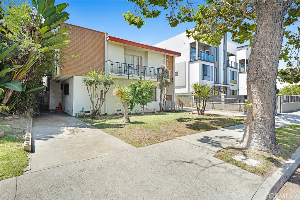4522 St Charles Place