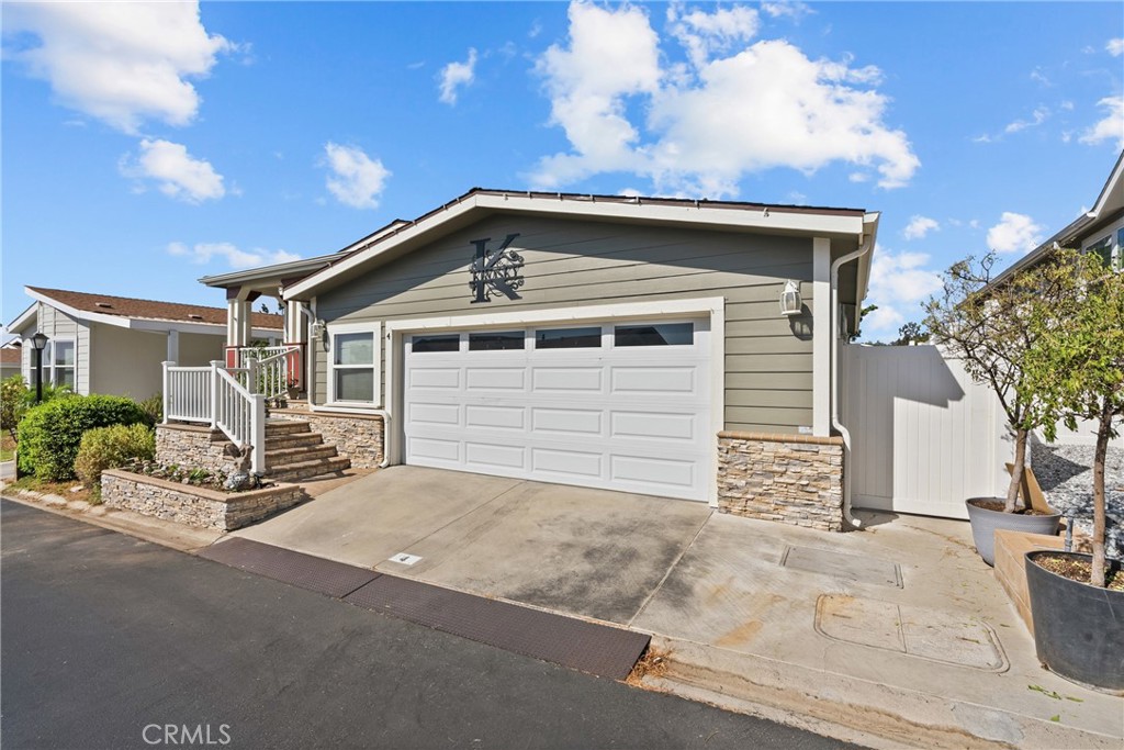 15455 Glenoaks Boulevard SPC 4