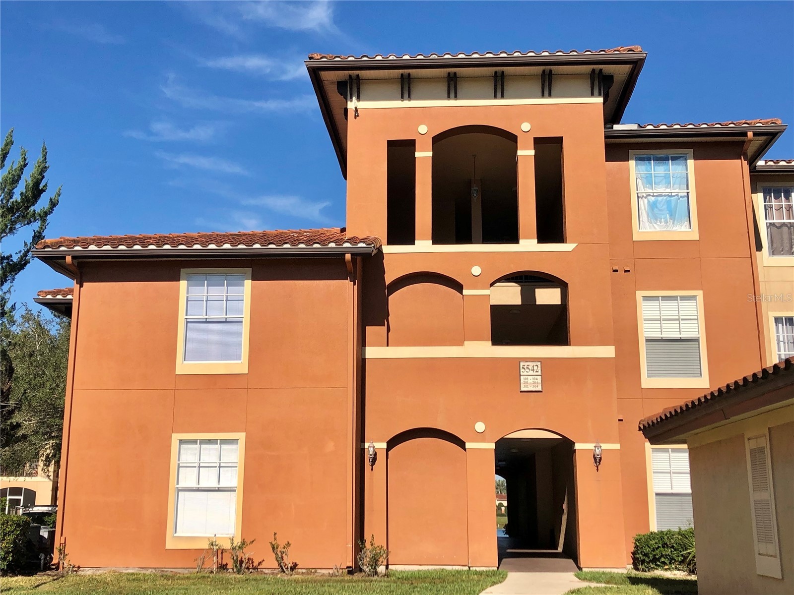 5542 METROWEST BOULEVARD 104