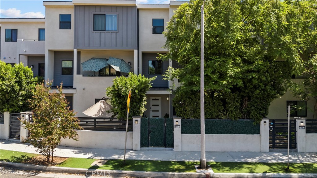 8404 Woodley Place