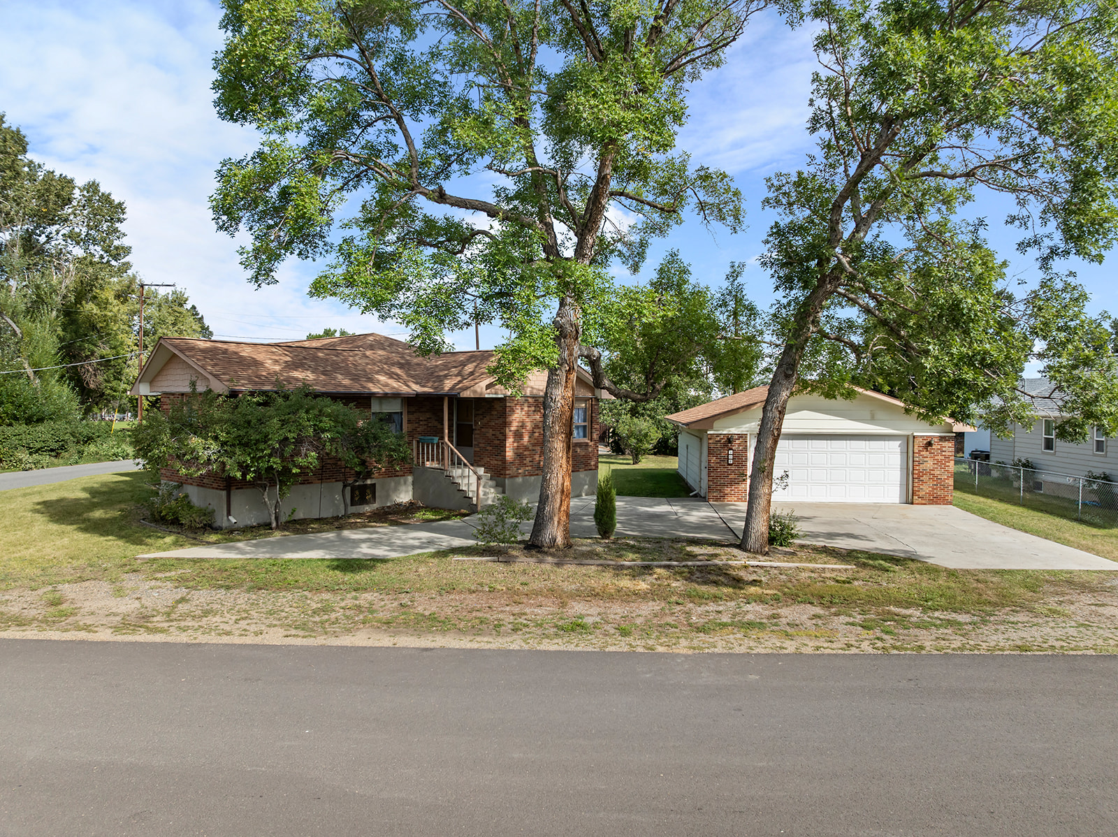 102 E Groschell Street