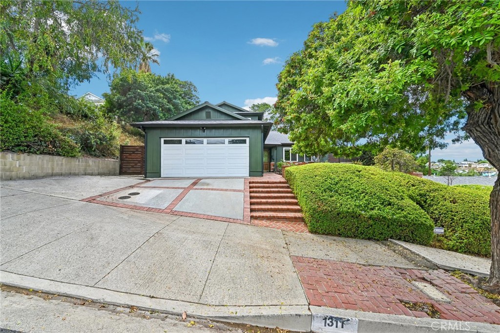 1311 N Meyler