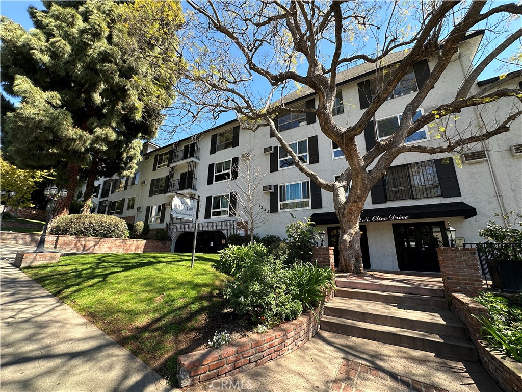 1222 N Olive