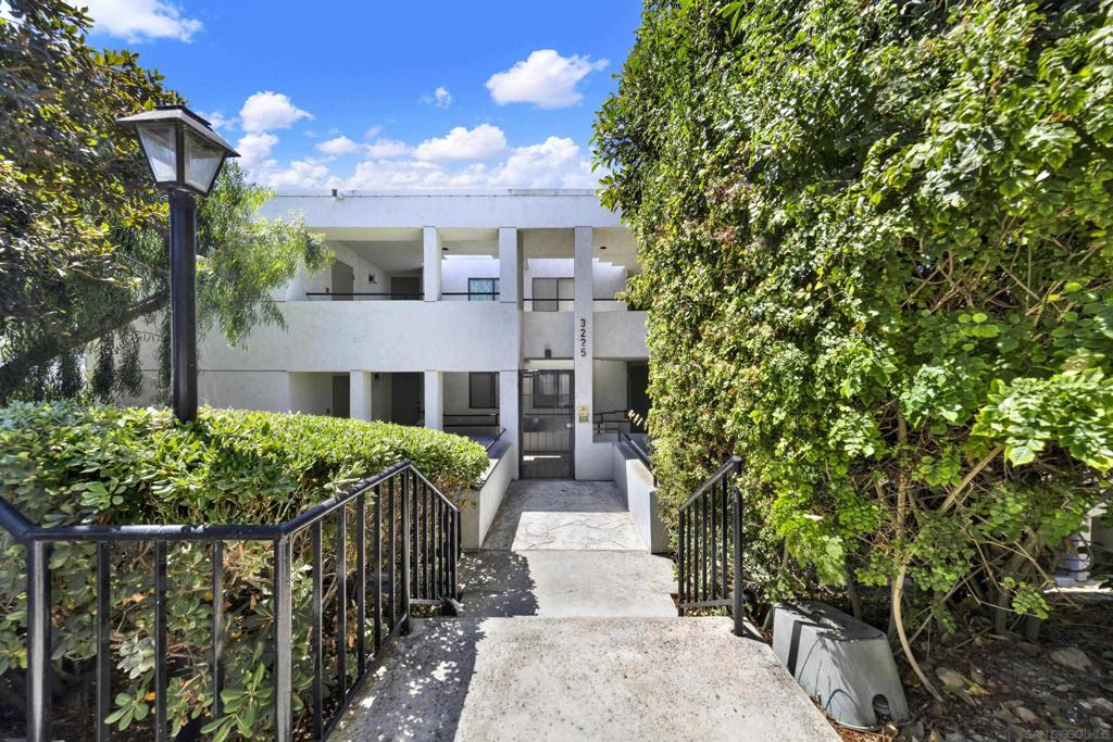 3225 Newell St 5